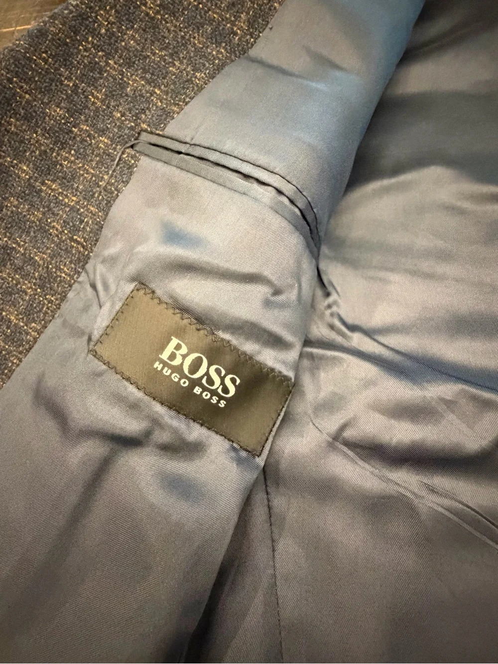 Vintage Hugo Boss Classic Blazer 94% Pure Virgin Wool 40R Blue Check Saks 5th Av